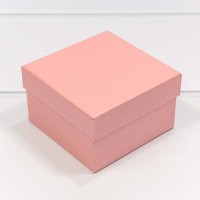 Коробка Квадратная 9*9*5,5 с подушкой внутри "Ромбики" Розовый 1/12 1/240 Арт: 61299/4