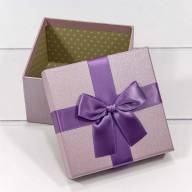 Коробка Квадратная 13*13*8,5 с бантом Сиреневый 1/4 1/128 Арт: 720618/3 - Коробка Квадратная 13*13*8,5 с бантом Сиреневый 1/4 1/128 Арт: 720618/3